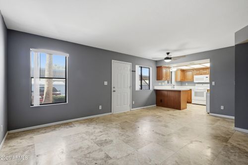7-3635 N 37th St, Phoenix, AZ, 85018-5872 | Card Image