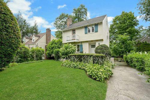 151 Clarence Rd, Scarsdale, NY, 10583-6201 | Card Image
