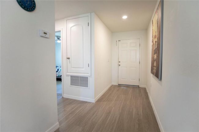 view towards the entrance | Image 6