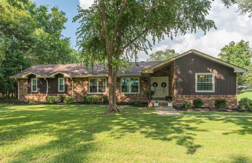 149 Indian Lake Rd, Hendersonville, TN, 37075-4582 | Card Image