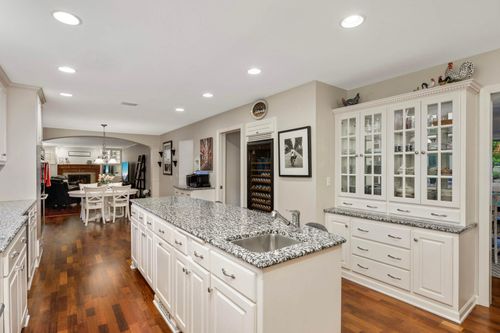 4189 Countryside Dr, Eagan, MN, 55123-1624 | Card Image