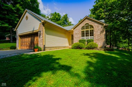 326 Mcclure Blvd, Mooresville, IN, 46158-7903 | Card Image