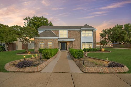 1400 Middleton Dr, Cedar Hill, TX, 75104-5018 | Card Image