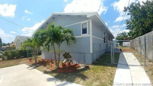 1488 W 31st St, Riviera Beach, FL, 33404-3550 | Card Image