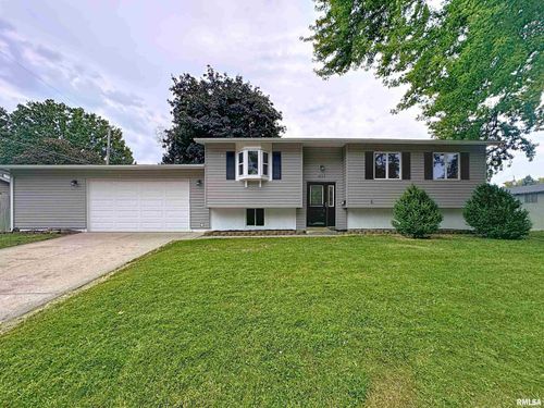 4153 Greenbrier Dr, Bettendorf, IA, 52722-1923 | Card Image
