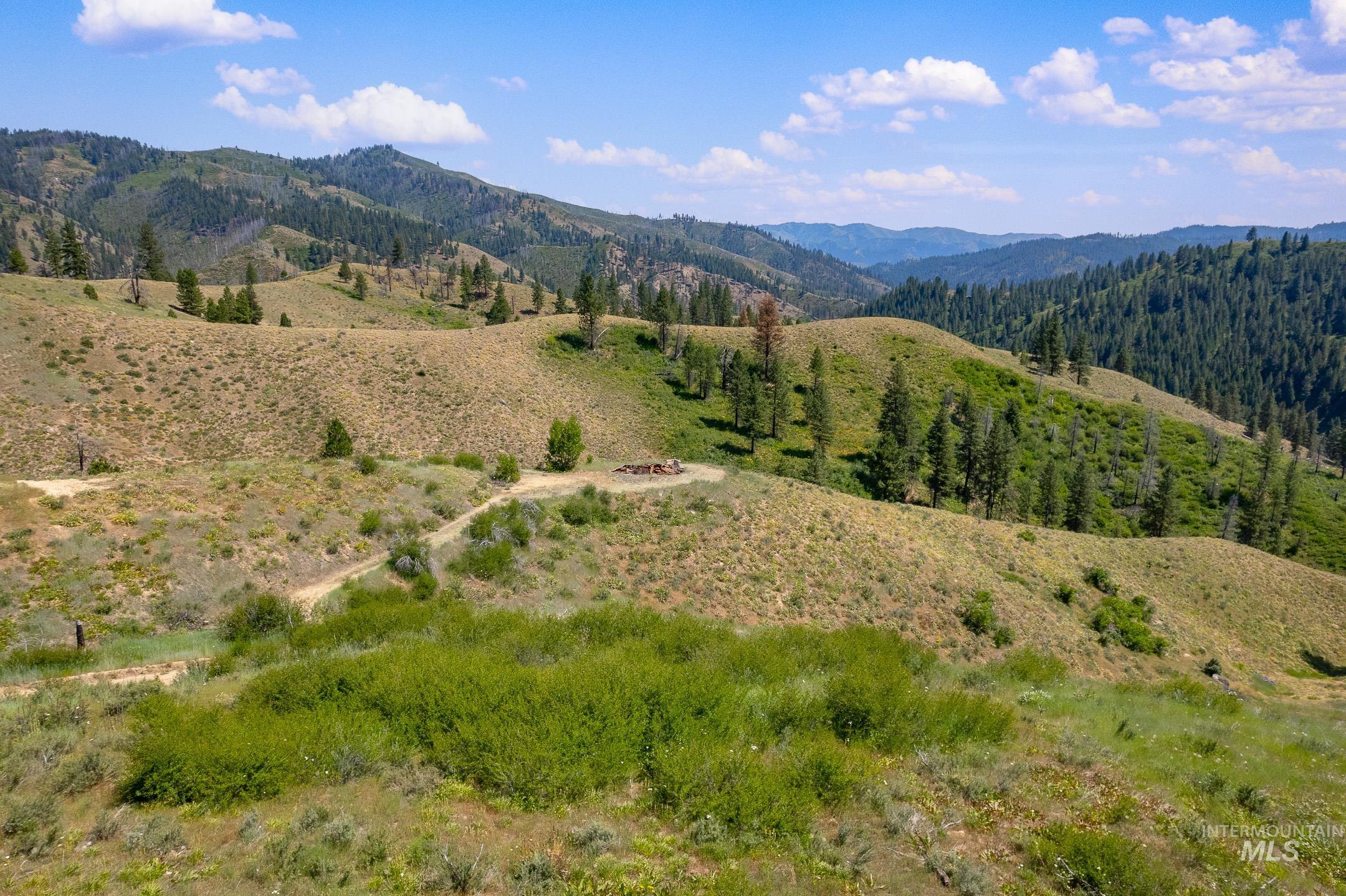 49 Walker Creek Rd, Boise, ID 83716