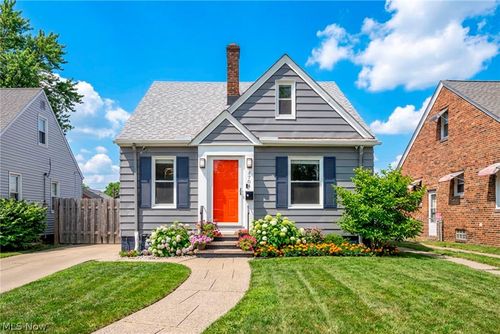 4704 Wetzel Ave, Cleveland, OH, 44109-5352 | Card Image