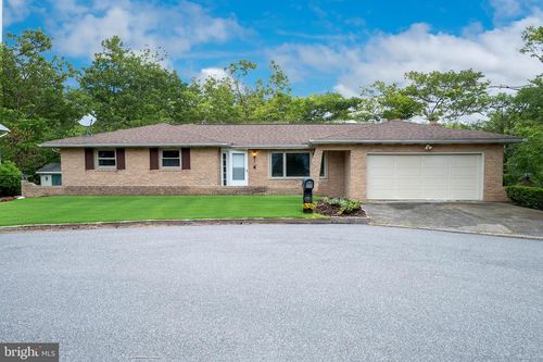 1 Circle Dr, Hazleton, PA, 18201-5645 | Card Image