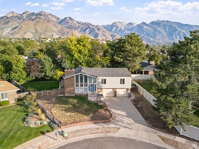 7419 S Rosalind Cir, House other with 4 bedrooms, 1 bathrooms and 2 parking in Cottonwood Heights UT | Image 1