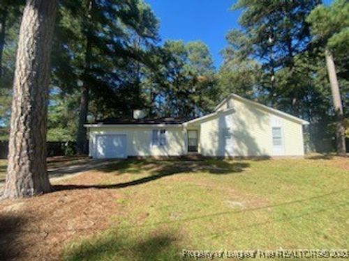9395 Gooden Dr, Fayetteville, NC, 28314-5743 | Card Image