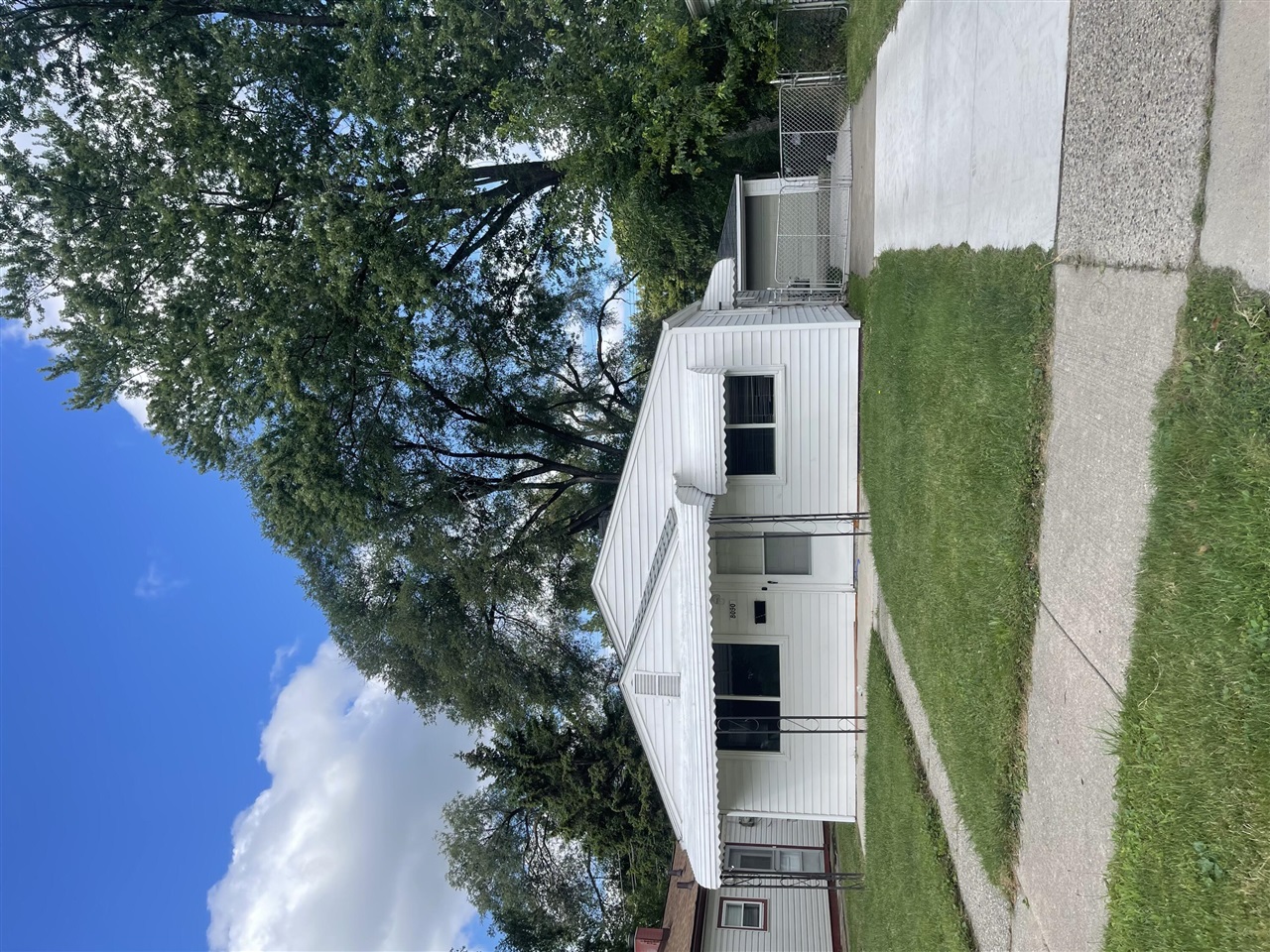 Robert St, Taylor, MI 48180