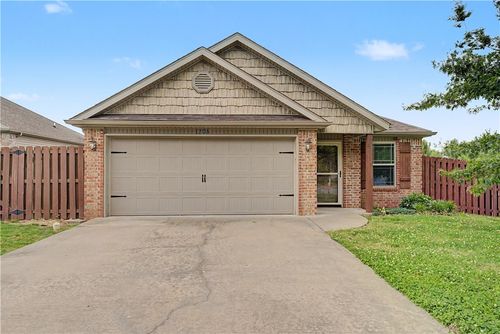 1208 W Berkeley Ave, Rogers, AR, 72758-6234 | Card Image