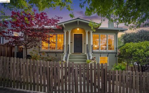 1655 E 38th St, Oakland, CA, 94602-1656 | Card Image