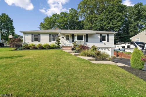 22 Summit Rd, Oak Ridge, NJ, 07438-9531 | Card Image