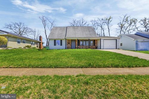 111 Edge Ln, Willingboro, NJ, 08046-2415 | Card Image