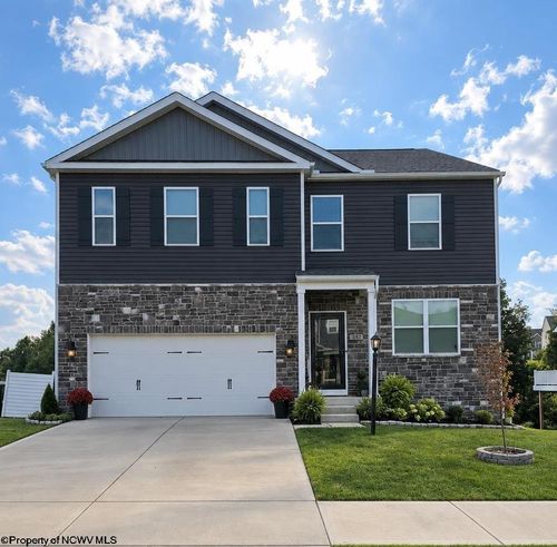 382 Lexington Cir, Bridgeport, WV, 26330-2040 | Card Image