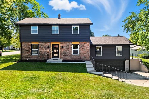 5801 W Allwood Dr, Franklin, WI, 53132-9246 | Card Image