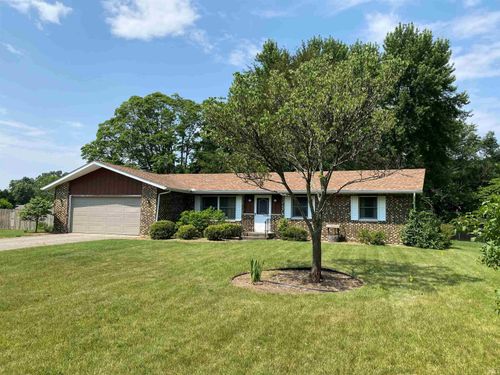 54737 Country Manor Pl, Elkhart, IN, 46514-8913 | Card Image