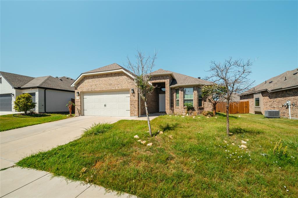 Buffalo Creek Dr, Cleburne, TX 76033