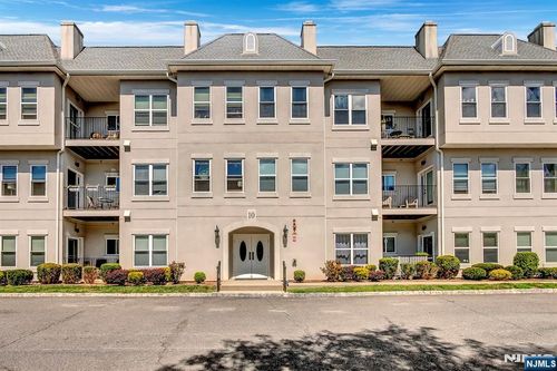 1002 Brittany Dr, Wayne, NJ, 07470-3241 | Card Image