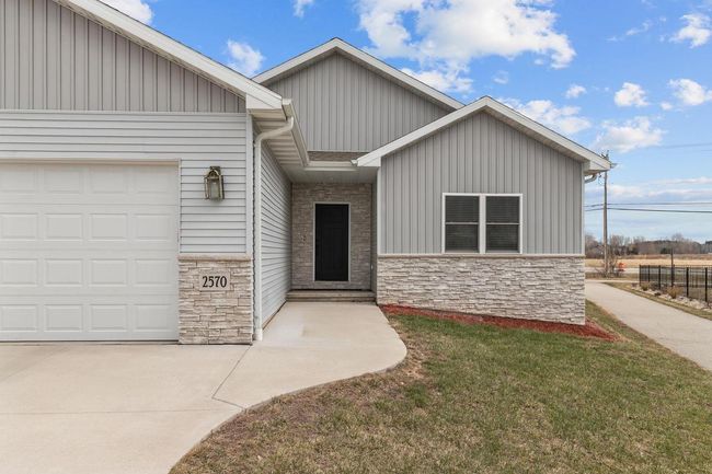 2570 W Fallen Oak Drive, House other with 5 bedrooms, 3 bathrooms and null parking in APPLETON WI | Image 4