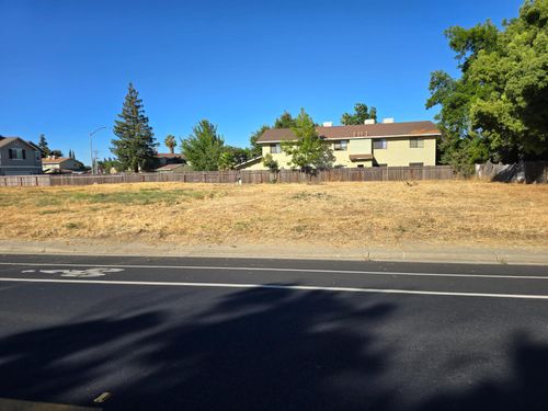 579 F St, Waterford, CA, 95386-8743 | Card Image