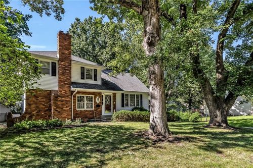 9766 Craig Dr, Overland Park, KS, 66212-3348 | Card Image
