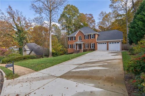 105 Beech Tree Ln, Roswell, GA, 30075-1839 | Card Image