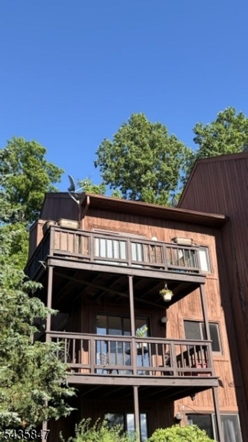 2-4 Brandywine Ct, Vernon, NJ, 07462-4544 | Card Image