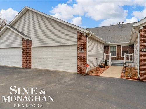 1045 Huntington Ct, Marysville, MI, 48040-2216 | Card Image