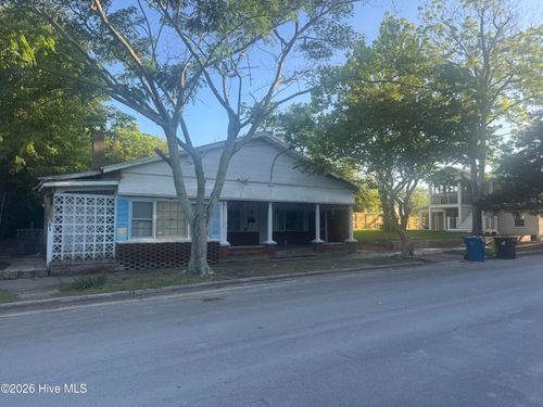 1009 Fisher St, Morehead City, NC, 28557-3760 | Card Image