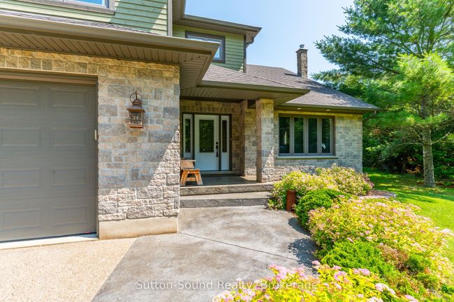 782801 3 Sideroad, House other with 4 bedrooms, 4 bathrooms and 25 parking in Chatsworth ON | Image 5