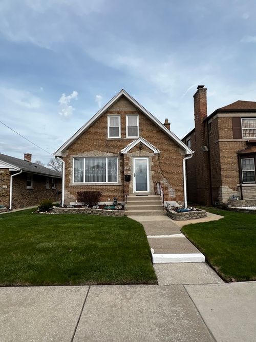 2635 Spruce St, River Grove, IL, 60171-1623 | Card Image