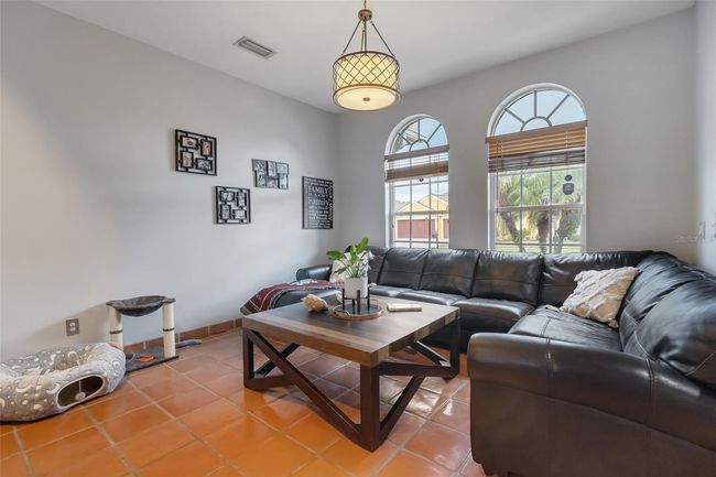 10327 Meadow Crossing Dr, House other with 4 bedrooms, 3 bathrooms and null parking in Tampa FL | Image 11