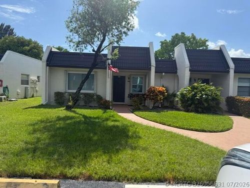 197 Lake Susan Ln, West Palm Beach, FL, 33411-9227 | Card Image
