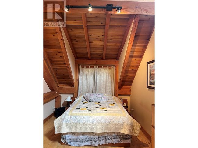 130 8 Th St, House other with 2 bedrooms, 3 bathrooms and null parking in Kaslo BC | Image 57