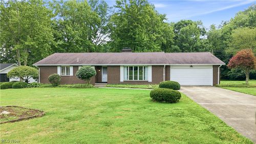 7166 Wildwood Dr, Brookfield, OH, 44403-9611 | Card Image