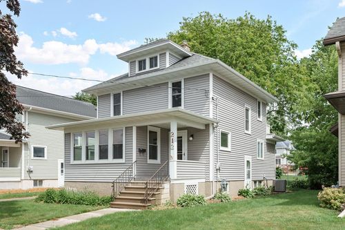 212 James Street, Beaver Dam, WI, 53916 | Card Image