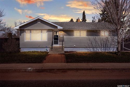 2050 Jubilee Avenue, Regina, SK, S4S3T8 | Card Image