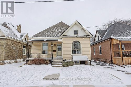 8 Weldon Avenue, St Thomas, ON, N5P1J6 | Card Image