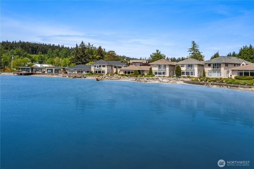 4582 Point White Dr Ne, Bainbridge Island, WA, 98110-4025 | Card Image