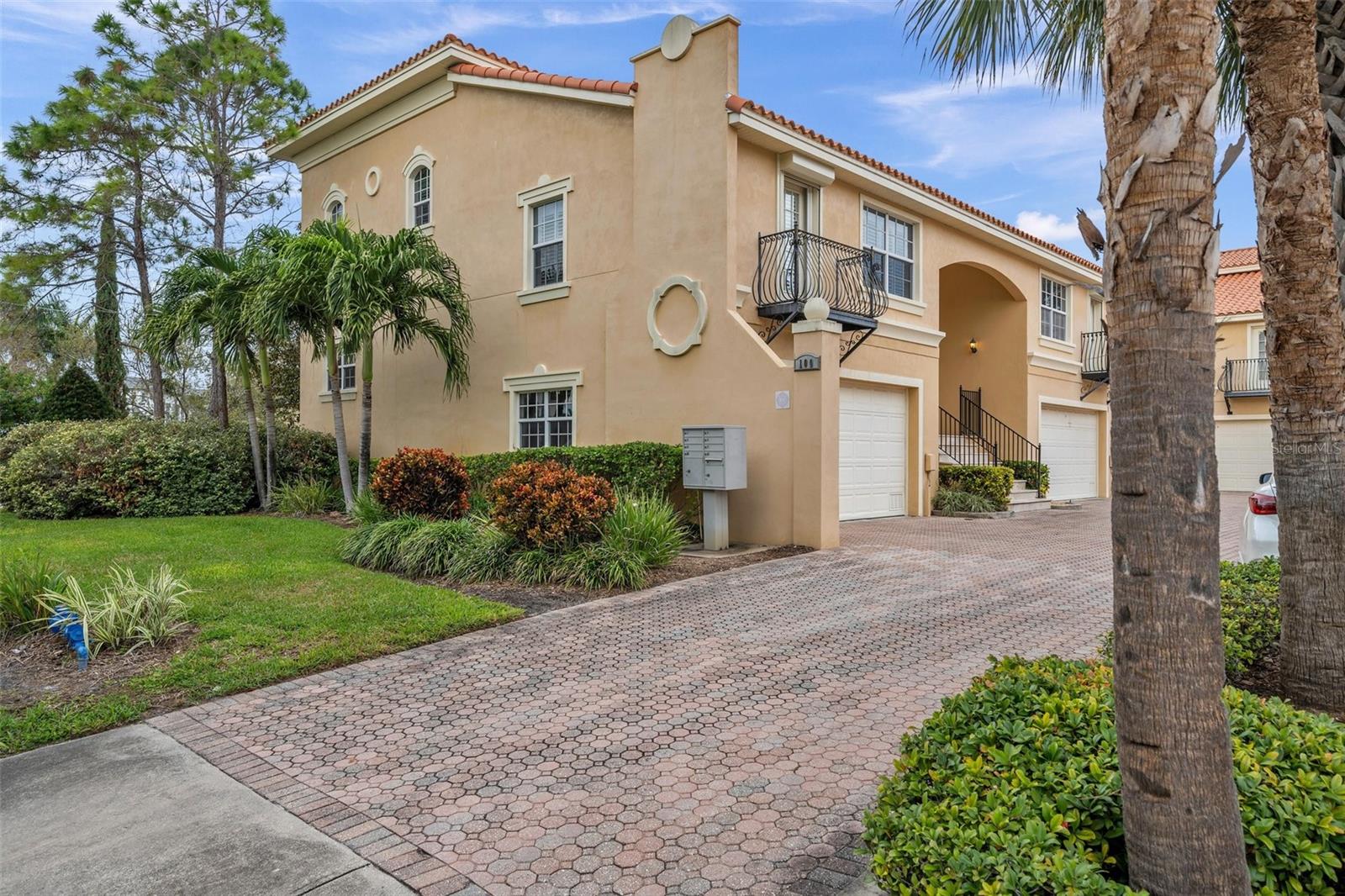 2 100 Ricardo Way Ne, Sold in St Petersburg Zoocasa
