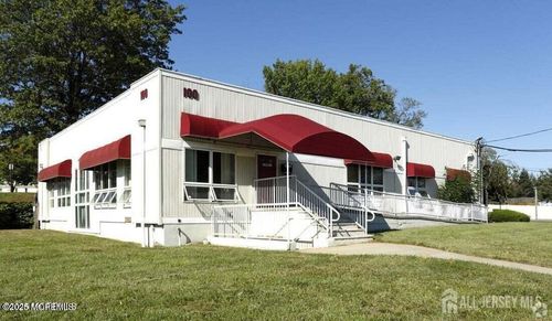 100 W Pond Rd, Perth Amboy, NJ, 08861-1512 | Card Image