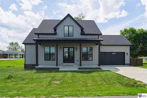 201 Plumpurdy Dr, Hodgenville, KY, 42748-1069 | Card Image