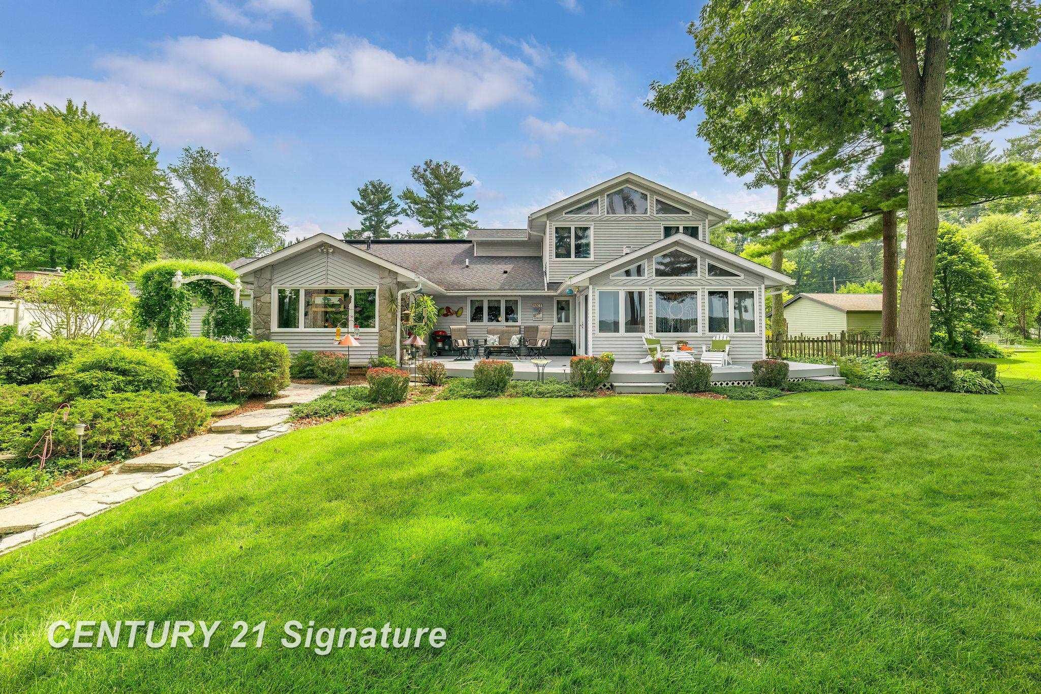 Center St, Sanford, MI 48657