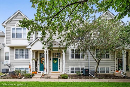 34318 N Barberry Rd, Round Lake Beach, IL, 60073-3445 | Card Image