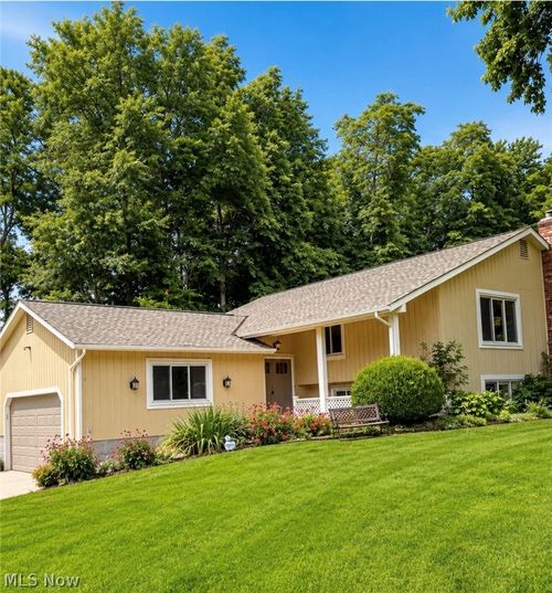 9000 Bluejay Lane, Mentor, OH, 44060 | Card Image
