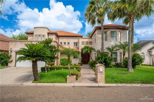 2013 Sabinal St, Mission, TX, 78572-7477 | Card Image