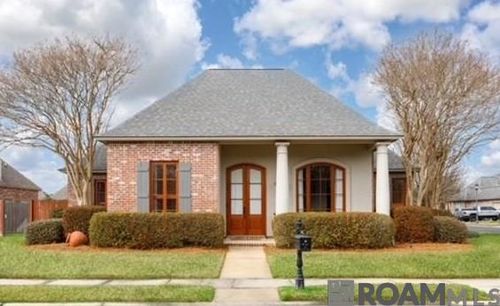 8710 Glenfield Dr, Baton Rouge, LA, 70809 | Card Image