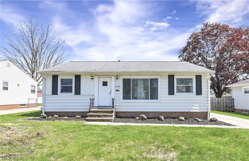 6469 Anita Dr, Parma Heights, OH, 44130-2823 | Card Image